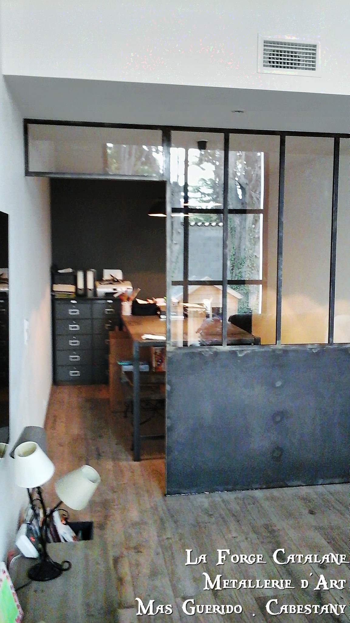 verriere fixe ouverture passage cuisine clair fer soubassement forge catalane (3).jpg